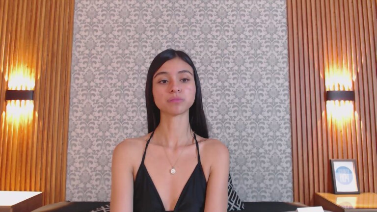 Charlotte_18's Streamate show and profile