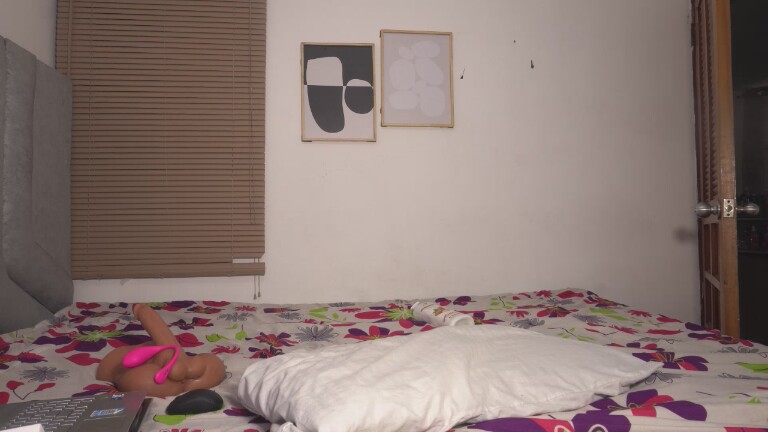 tallpaulette's Streamate show and profile