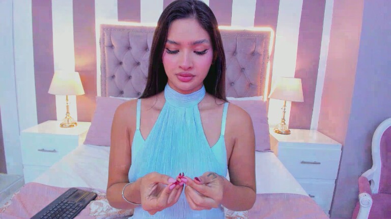 AuraClark's Streamate show and profile