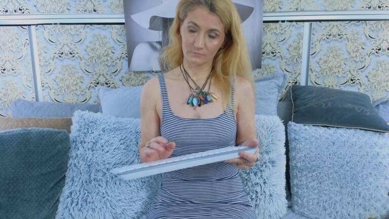 AshleySweetXxX's Streamate show and profile