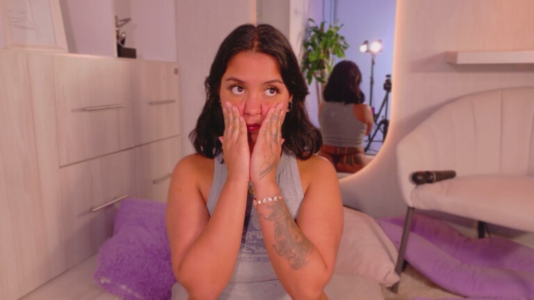 Shehell's Streamate show and profile