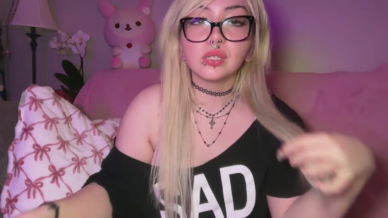 nymphokitty's Streamate show and profile