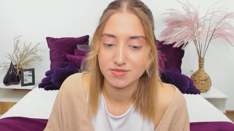 ChloeMatis's Streamate show and profile