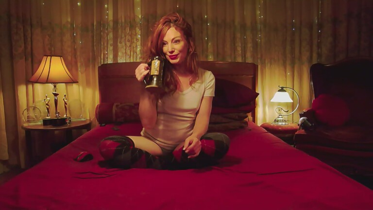 LittleRedBunny's Streamate show and profile