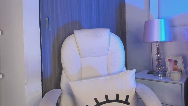 MurielHall's Streamate show and profile