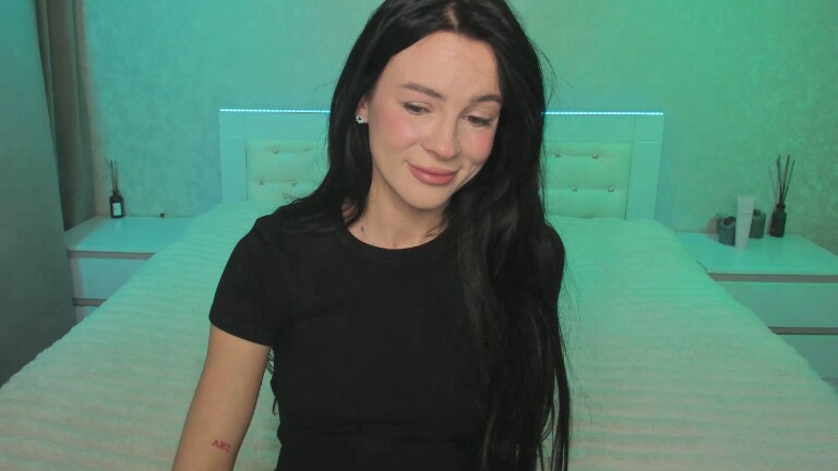 RoxyHey's Streamate show and profile