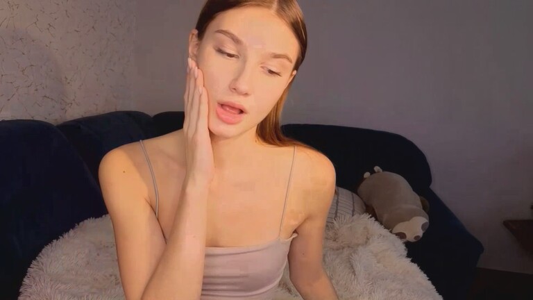 AnnyHoneu's Streamate show and profile