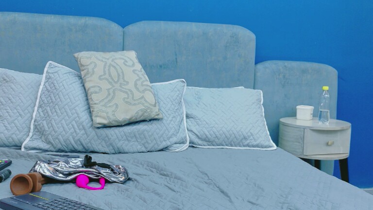 Roxy_spicy's Streamate show and profile