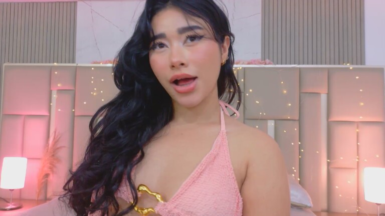 RoxyLyne's Streamate show and profile