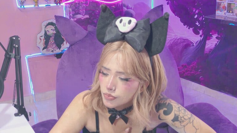 SariMiller's Streamate show and profile