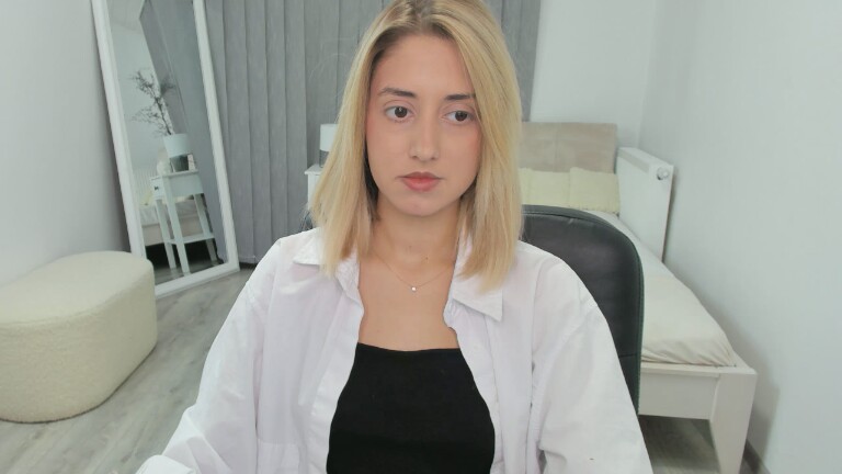 ChloeMatis's Streamate show and profile