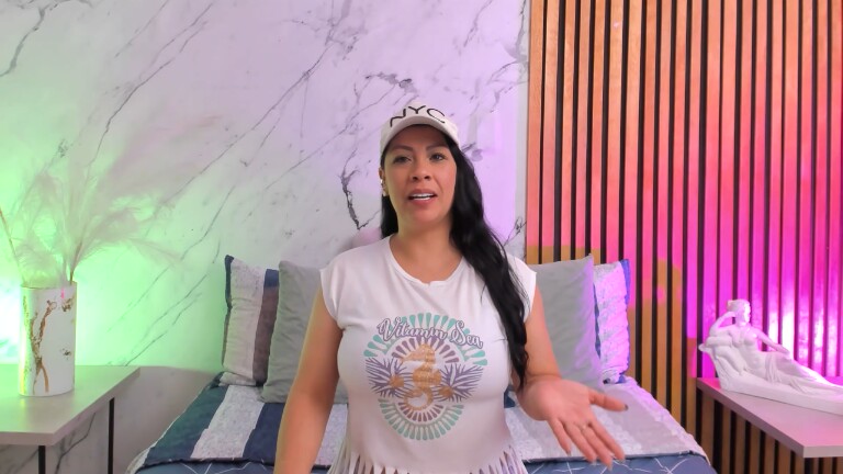 ViolettaThonsomS's Streamate show and profile