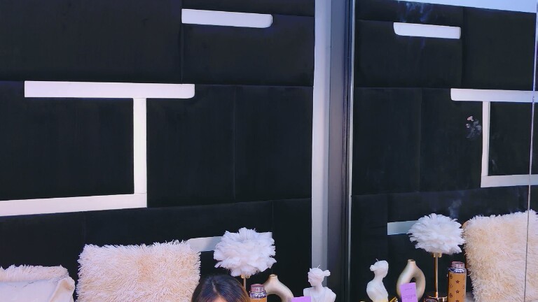 AlanaFerrara's Streamate show and profile