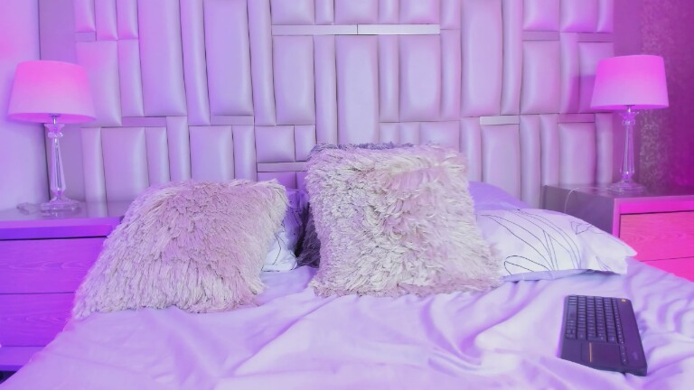 RoxanNoir's Streamate show and profile