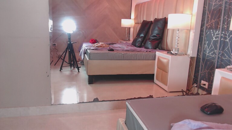 NatazhaQueen's Streamate show and profile