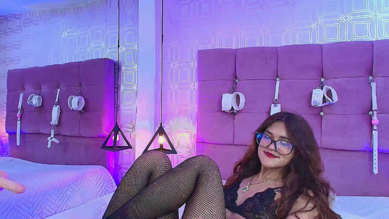 Lilith_Suarez's Streamate show and profile