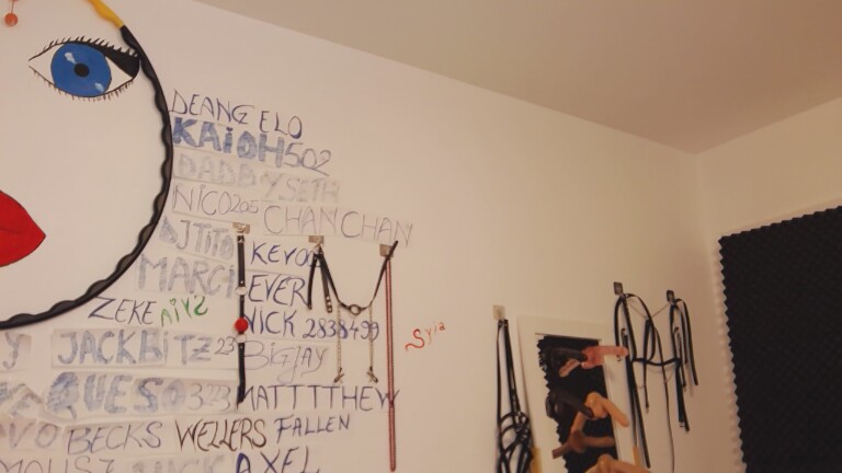 SYIA's Streamate show and profile