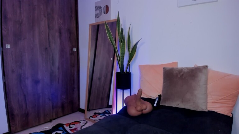 JulieRios's Streamate show and profile