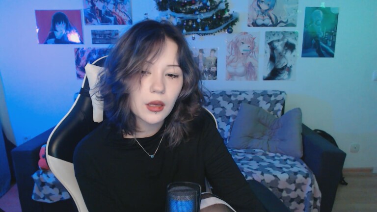 Minatyan18's Streamate show and profile