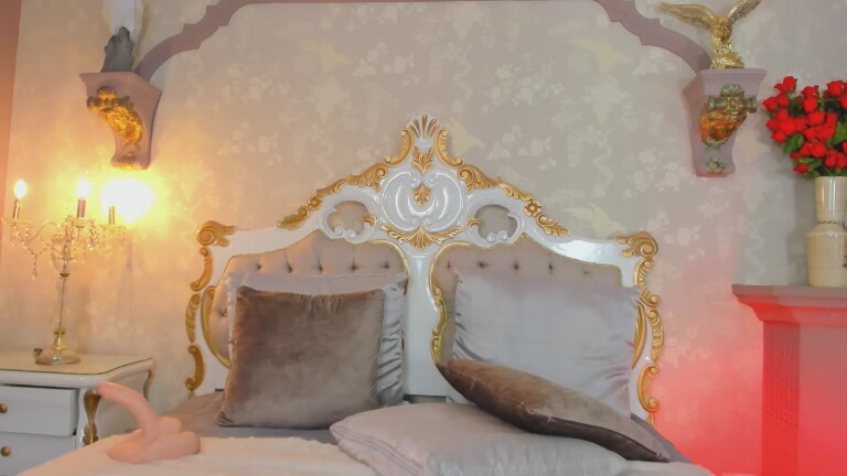 ZuzanHoll's Streamate show and profile