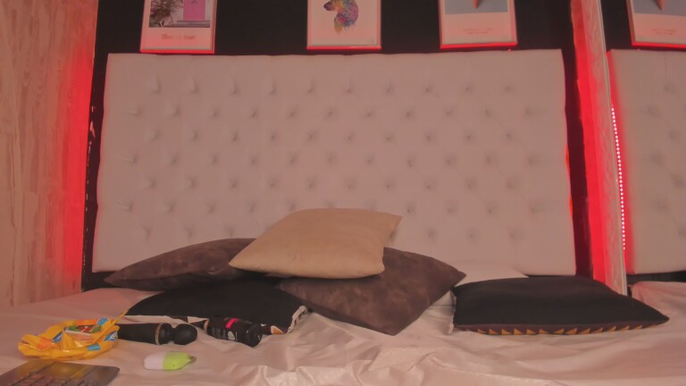 NaslyStone's Streamate show and profile