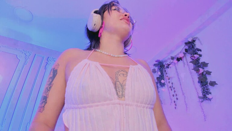 NaraSuarez's Streamate show and profile