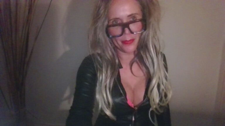 DrLucyYOU's Streamate show and profile