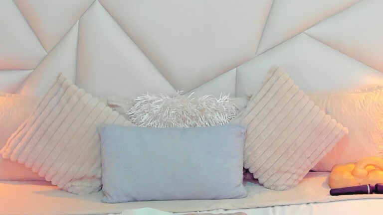 TyraaLambert's Streamate show and profile