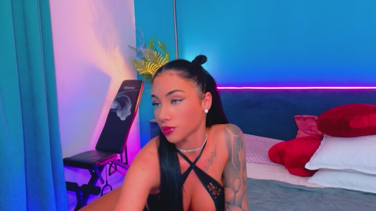 Hazzell's Streamate show and profile