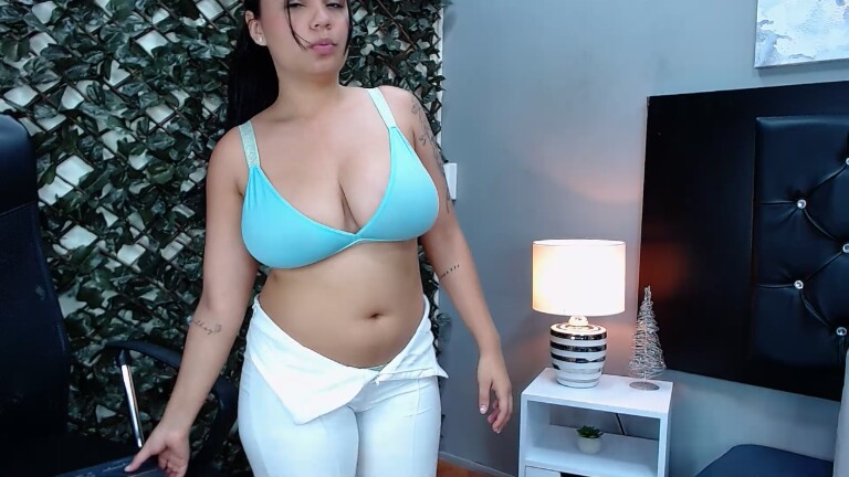 Nina_Bliss's Streamate show and profile