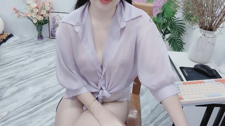 Sweet_titi's Streamate show and profile