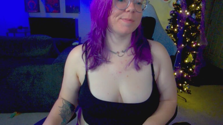 KiraSpitQueen's Streamate show and profile