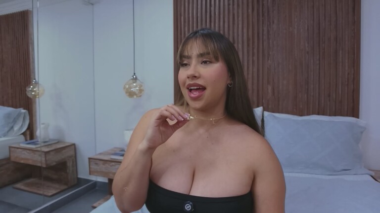 MaraMoore's Streamate show and profile