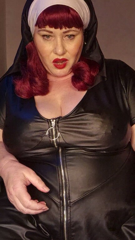 TheDevineMissDeviant's Streamate show and profile