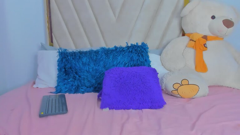 Nahomy_vatch's Streamate show and profile