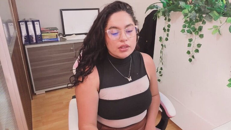 SharaThomas's Streamate show and profile