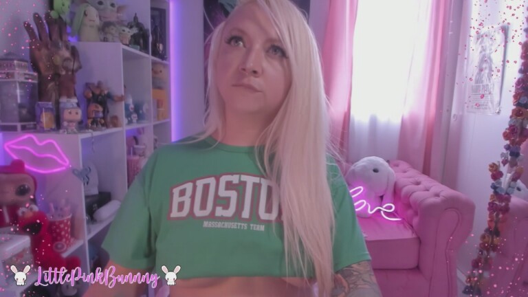 LittlePinkBunnny's Streamate show and profile