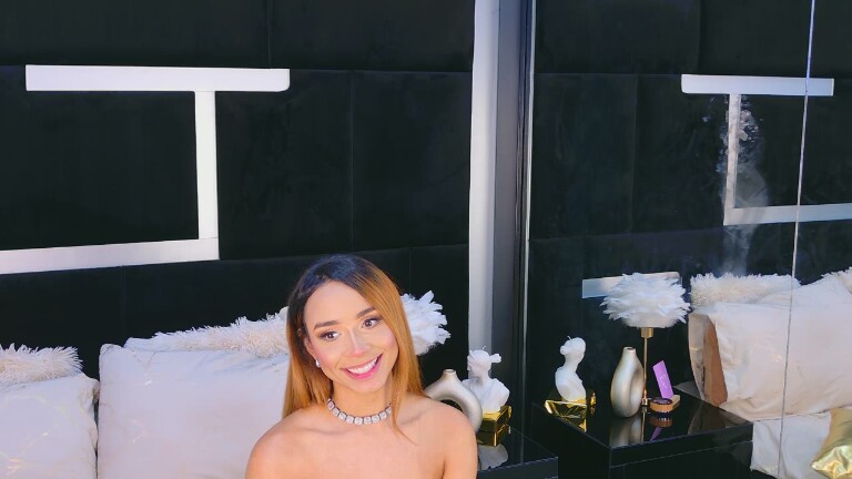 AlanaFerrara's Streamate show and profile