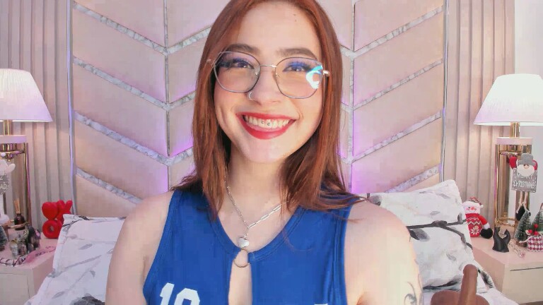 RoxanneWill's Streamate show and profile