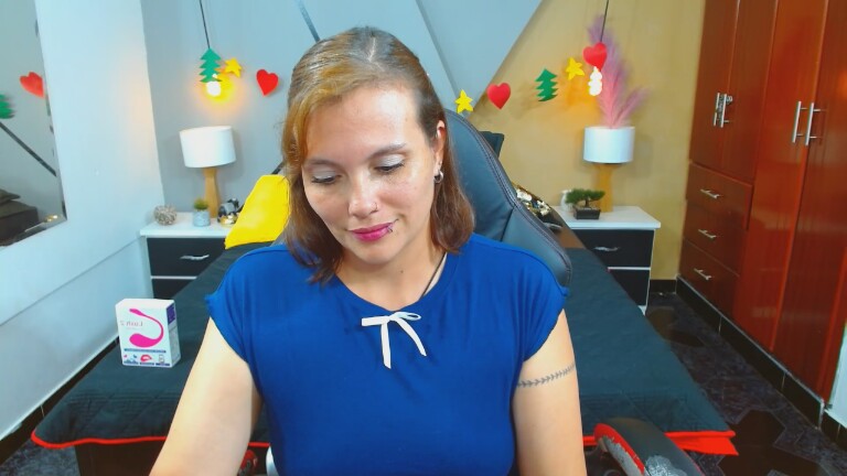 ConieMoss's Streamate show and profile