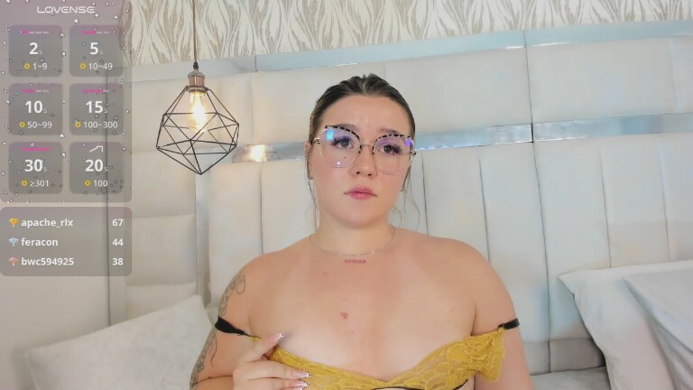 dalhiaaa's Streamate show and profile