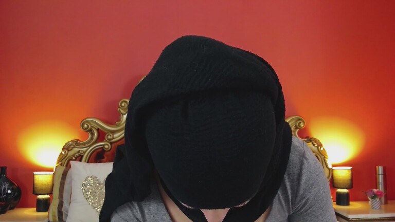 ANNALYAx's Streamate show and profile