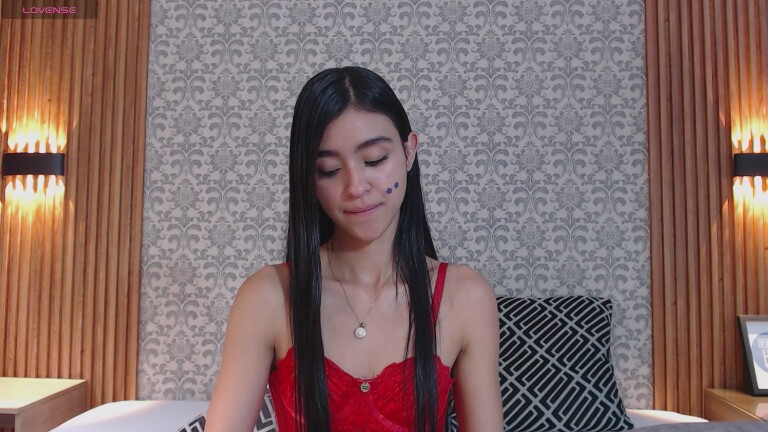 Charlotte_18's Streamate show and profile