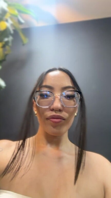 NaomiBendz's Streamate show and profile