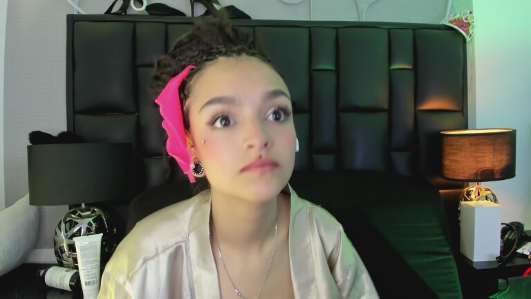 MarietteJones's Streamate show and profile