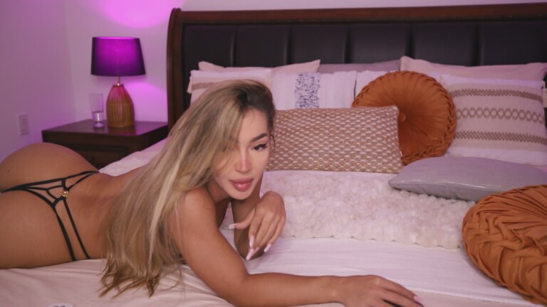 Carminahott93's Streamate show and profile