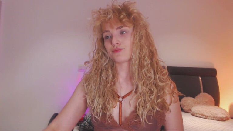 EVYE's Streamate show and profile