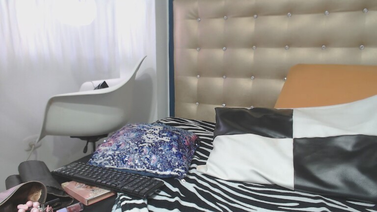 kiiaraReed's Streamate show and profile