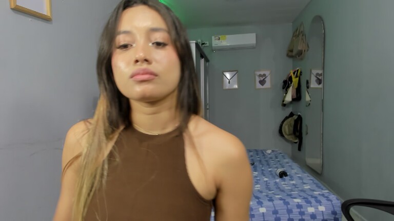 Strawbeerry's Streamate show and profile