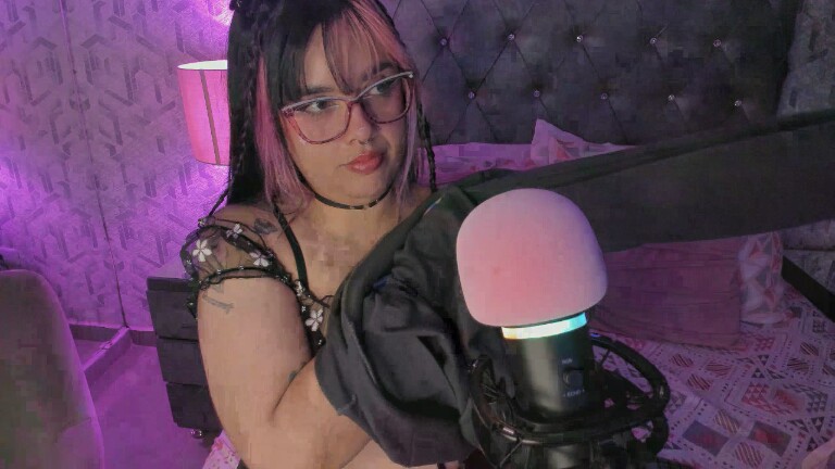 MaddieWaves's Streamate show and profile